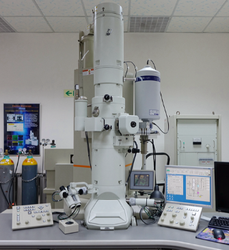 高解析掃描穿透式電子顯微鏡(HR-STEM)